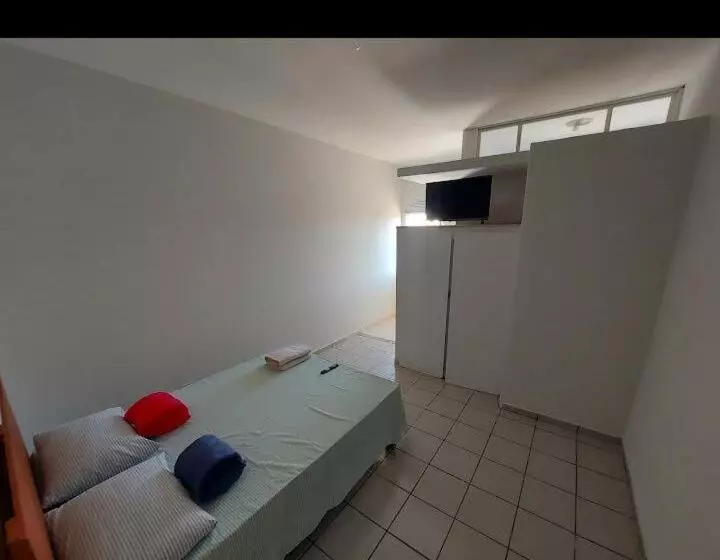 هتل Udi Hostel Hospedaria Economica