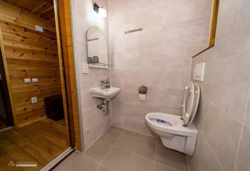 پانسیون Cabana La Fermă