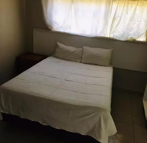 پانسیون Platinum Villa Guest House