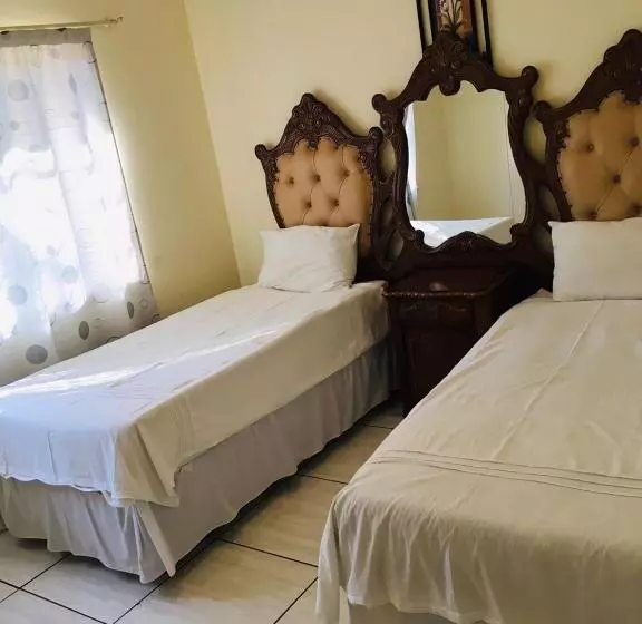 پانسیون Platinum Villa Guest House