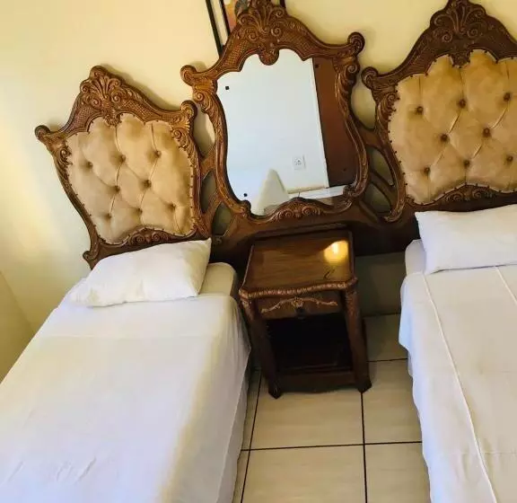 پانسیون Platinum Villa Guest House