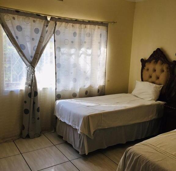 پانسیون Platinum Villa Guest House