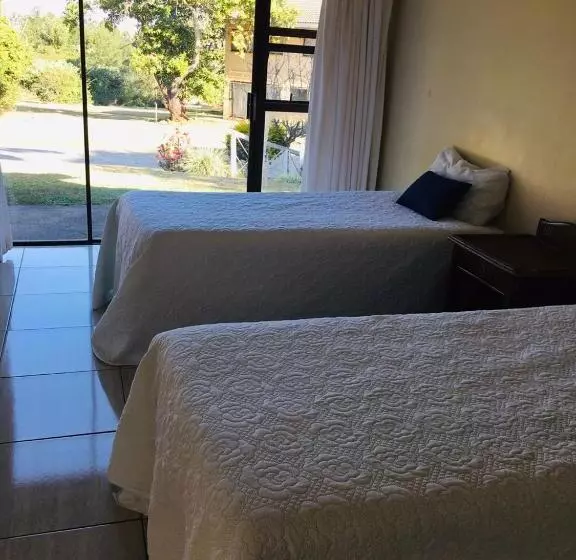 پانسیون Platinum Villa Guest House