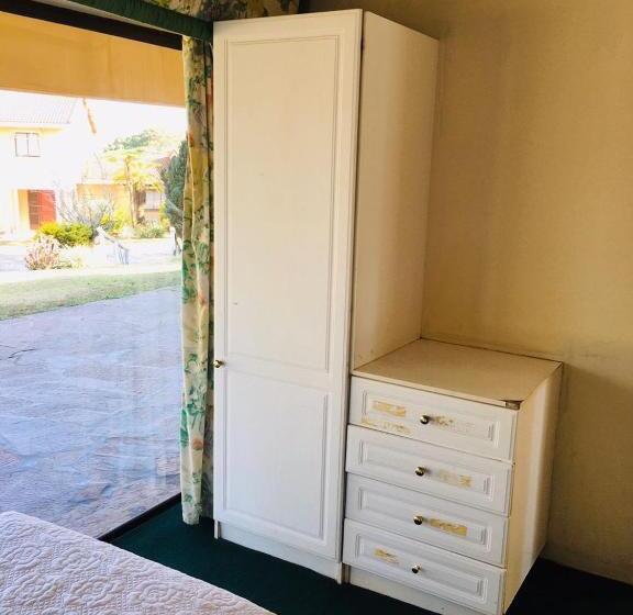 پانسیون Platinum Villa Guest House