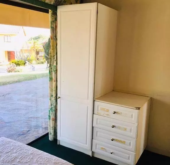 پانسیون Platinum Villa Guest House