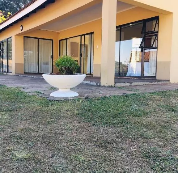 پانسیون Platinum Villa Guest House