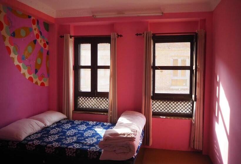 پانسیون The Nest Guest House