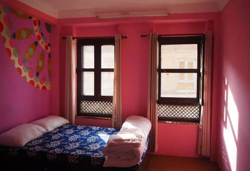 پانسیون The Nest Guest House