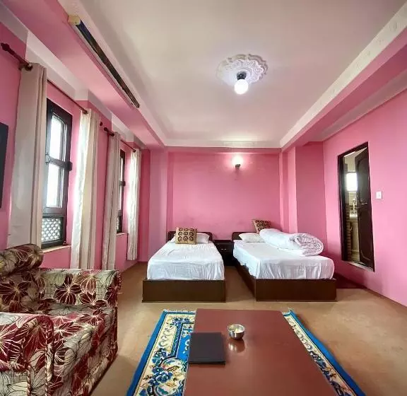 پانسیون The Nest Guest House