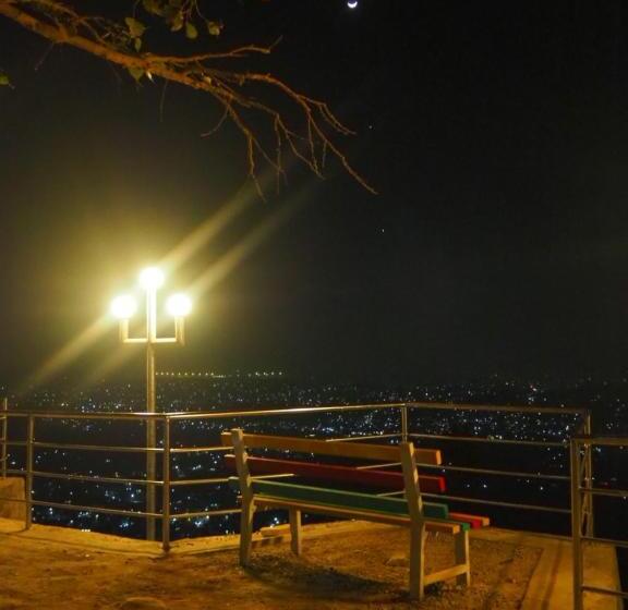 پانسیون The Nest Guest House