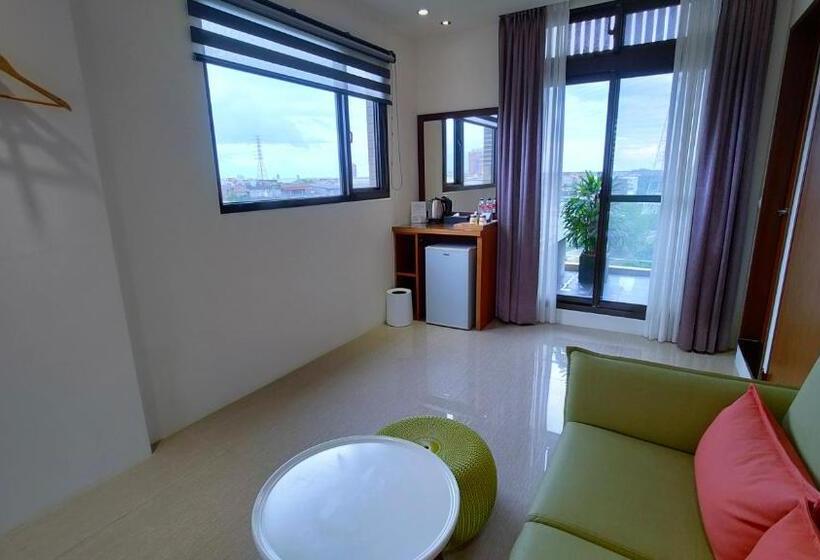 تختخواب و صبحانه 川岸空中villa