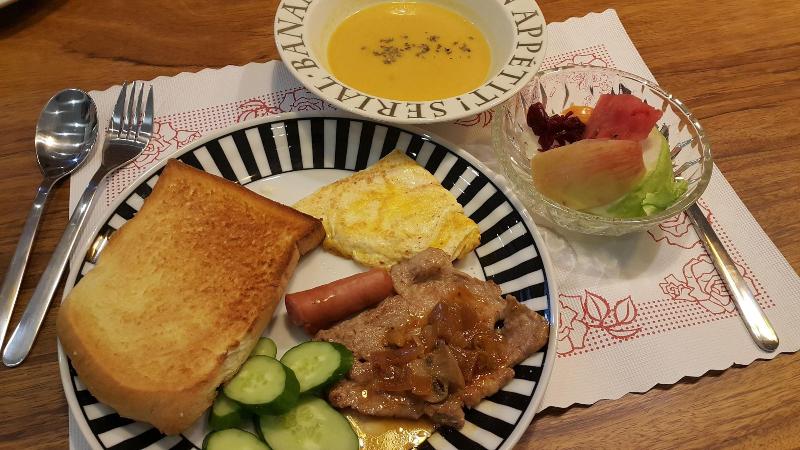 تختخواب و صبحانه 川岸空中villa