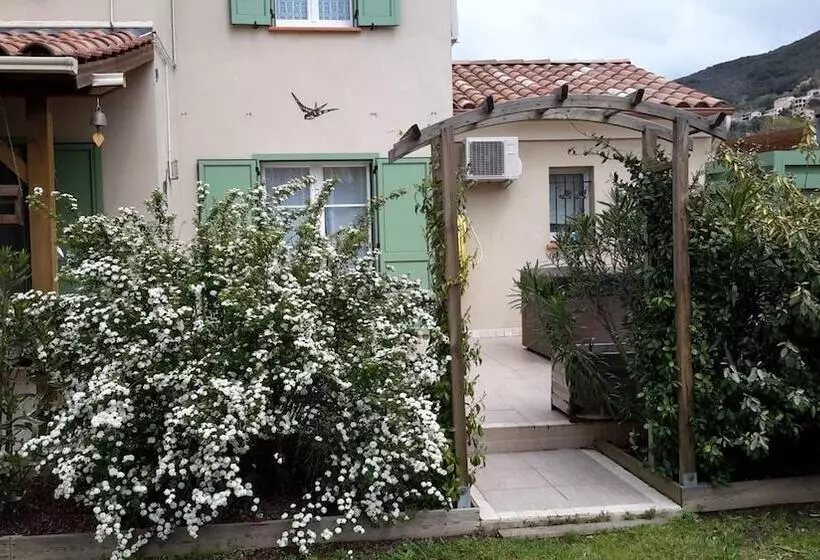 تختخواب و صبحانه Villa Aghjanella