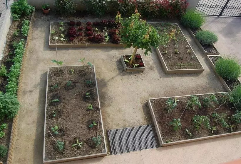 تختخواب و صبحانه Villa Aghjanella