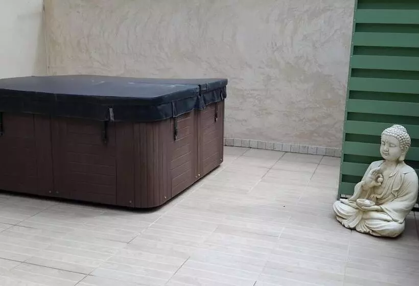 تختخواب و صبحانه Villa Aghjanella