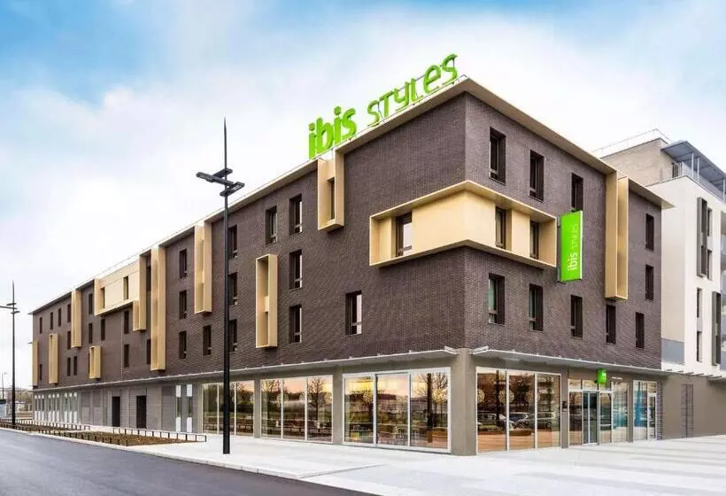 Hotelli Ibis Styles Guyancourt Versailles