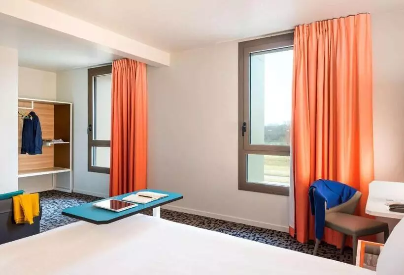 Hotelli Ibis Styles Guyancourt Versailles
