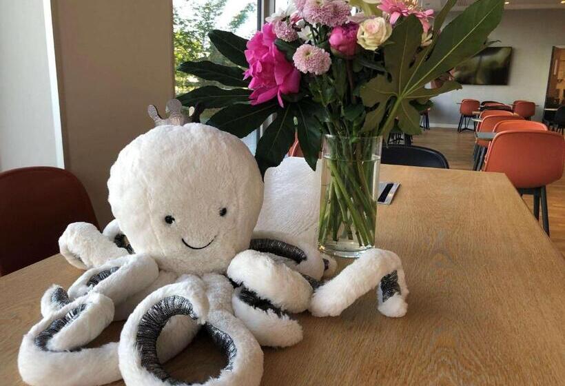 ホテル Ibis Styles Guyancourt Versailles