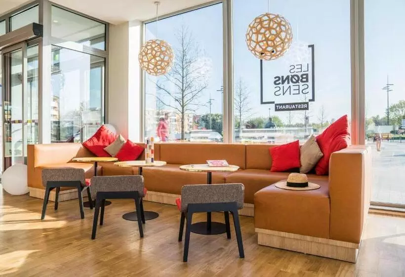 Hotelli Ibis Styles Guyancourt Versailles