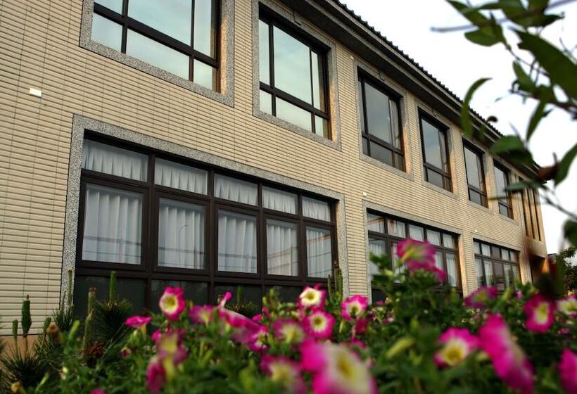 Lütel Hotel Xpark Gloria Outlets Shin Kong Cinemas