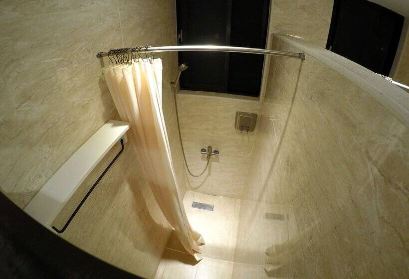 Lütel Hotel Xpark Gloria Outlets Shin Kong Cinemas