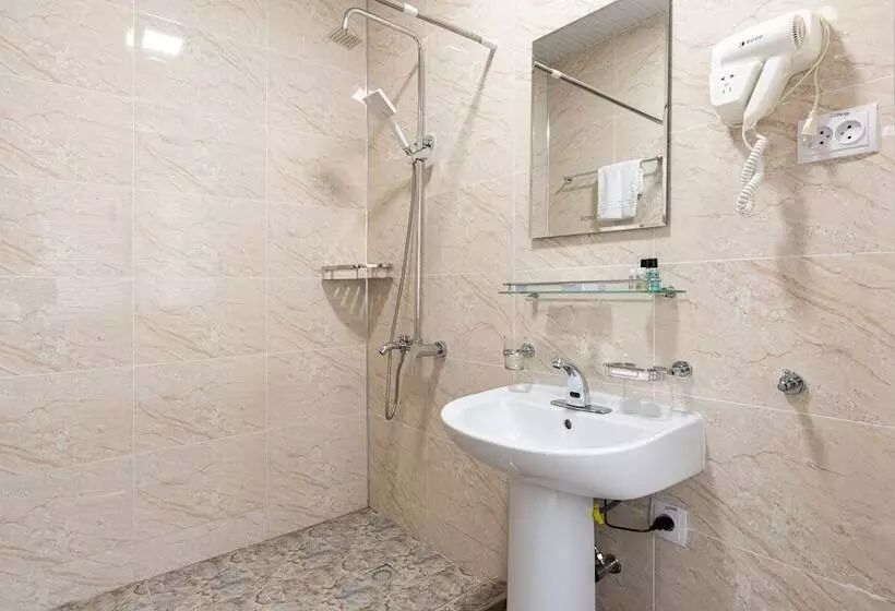 ホテル Shahzoda Grand