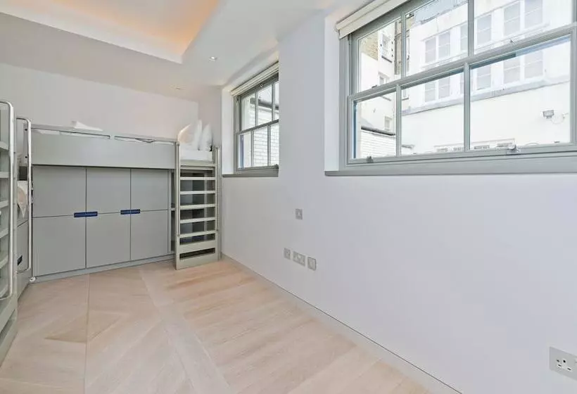 Amazing South Kensington Mews House By Underthedoormat