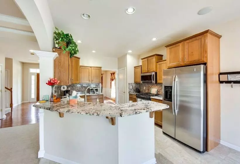 Charming Pennsylvania Retreat W/ Deck & Fireplace!