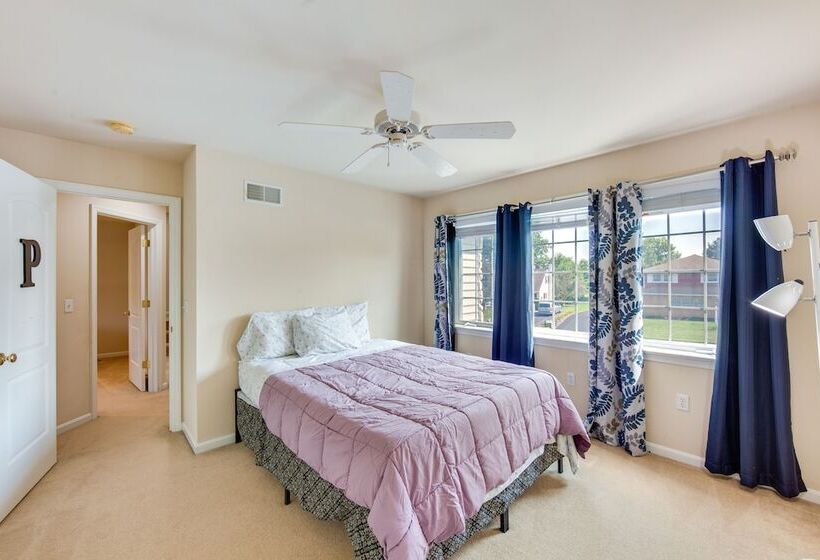 Charming Pennsylvania Retreat W/ Deck & Fireplace!