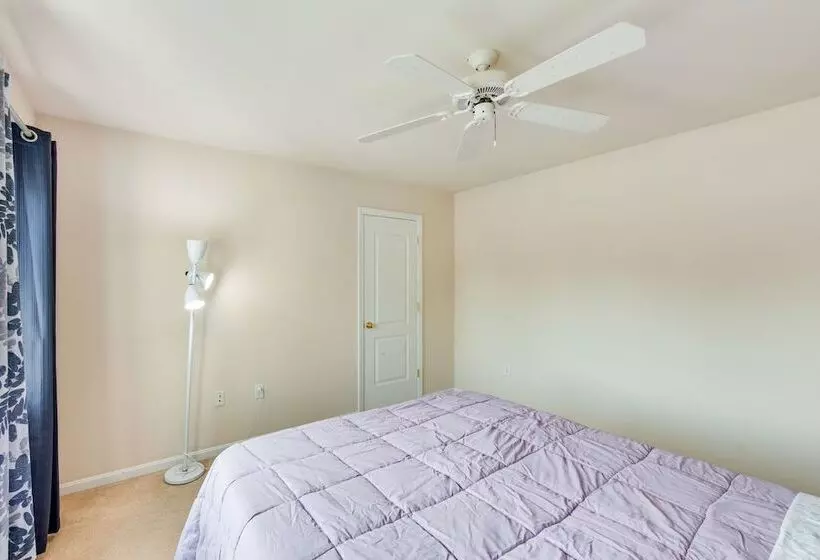 Charming Pennsylvania Retreat W/ Deck & Fireplace!