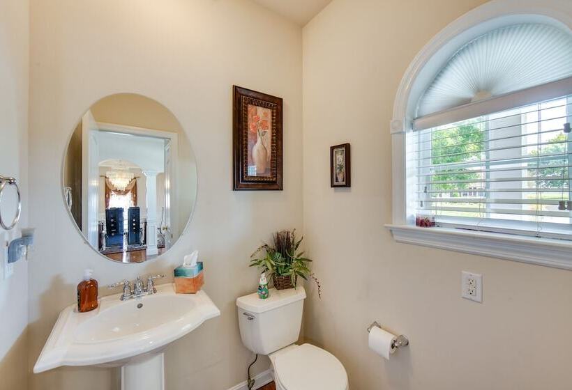 Charming Pennsylvania Retreat W/ Deck & Fireplace!