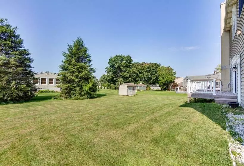Charming Pennsylvania Retreat W/ Deck & Fireplace!
