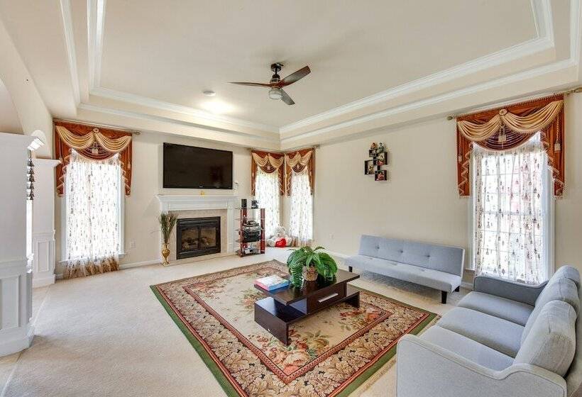 Charming Pennsylvania Retreat W/ Deck & Fireplace!