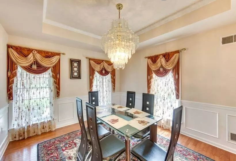 Charming Pennsylvania Retreat W/ Deck & Fireplace!