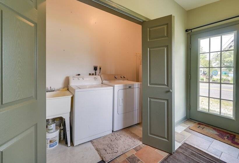 Cozy Fairfield Escape Near Historic Sites