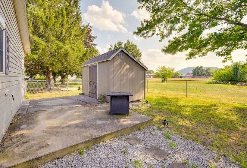 Cozy Fairfield Escape Near Historic Sites