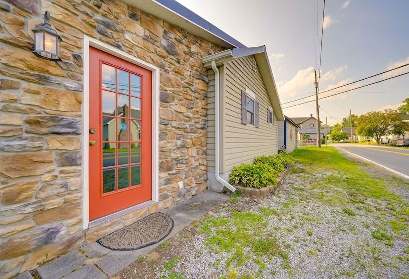 Cozy Fairfield Escape Near Historic Sites