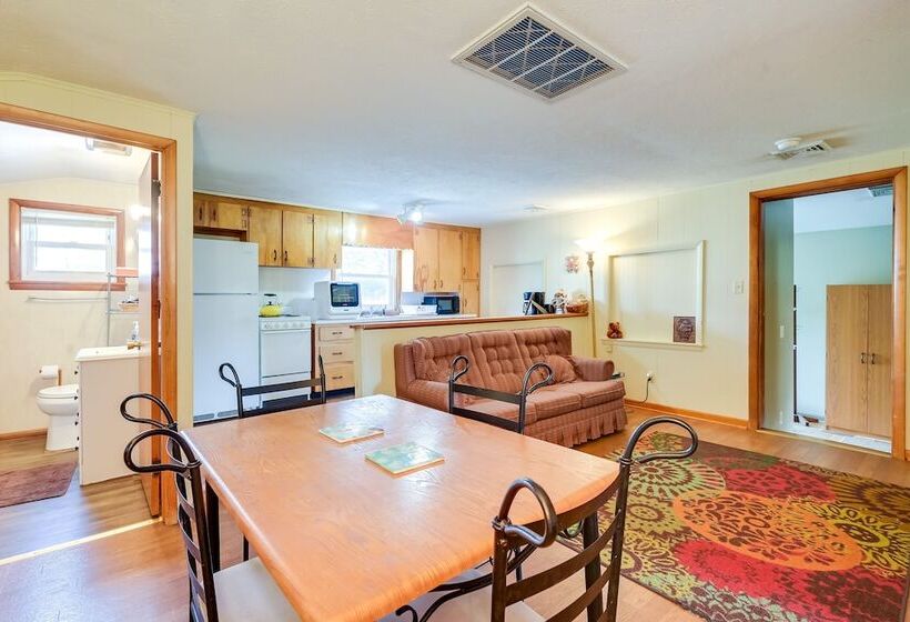 Cozy Fairfield Escape Near Historic Sites