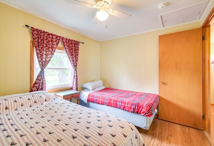 Cozy Fairfield Escape Near Historic Sites