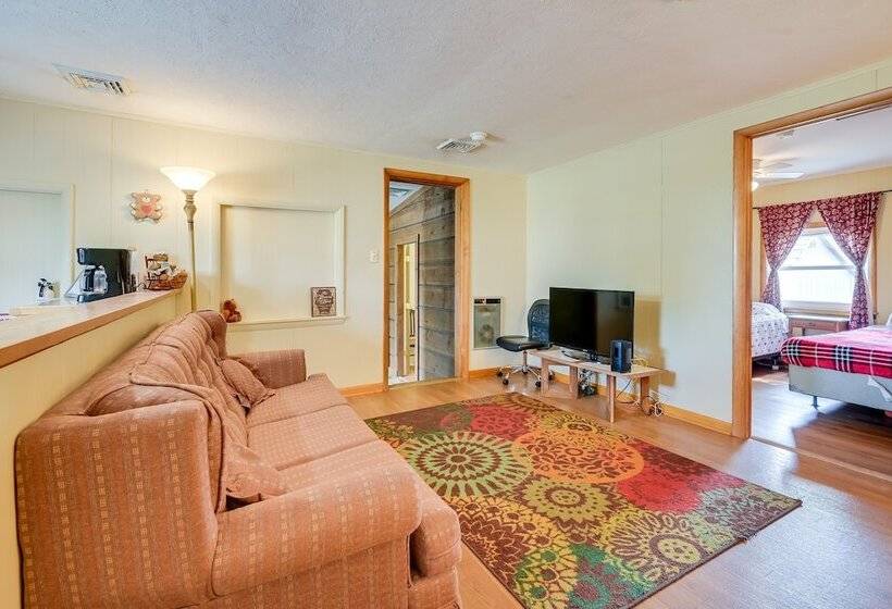 Cozy Fairfield Escape Near Historic Sites