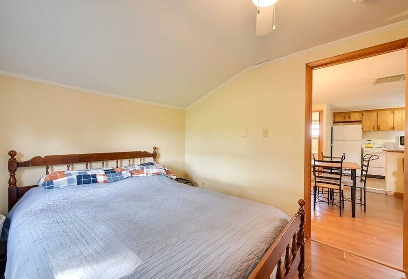 Cozy Fairfield Escape Near Historic Sites