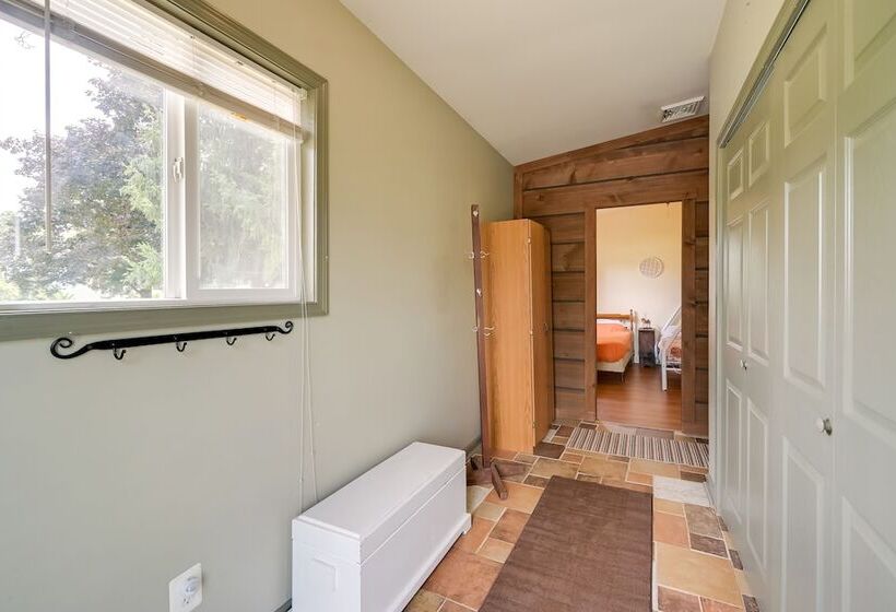 Cozy Fairfield Escape Near Historic Sites