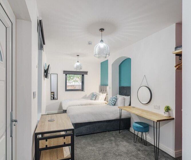 Deluxe Studio Apartments