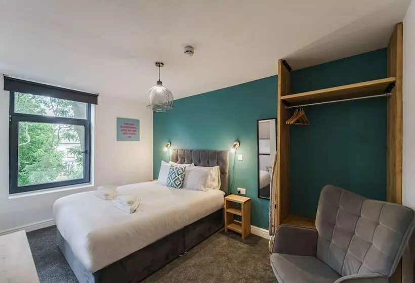 Deluxe Studio Apartments