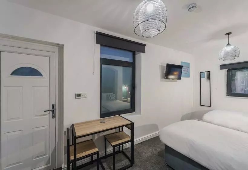 Deluxe Studio Apartments