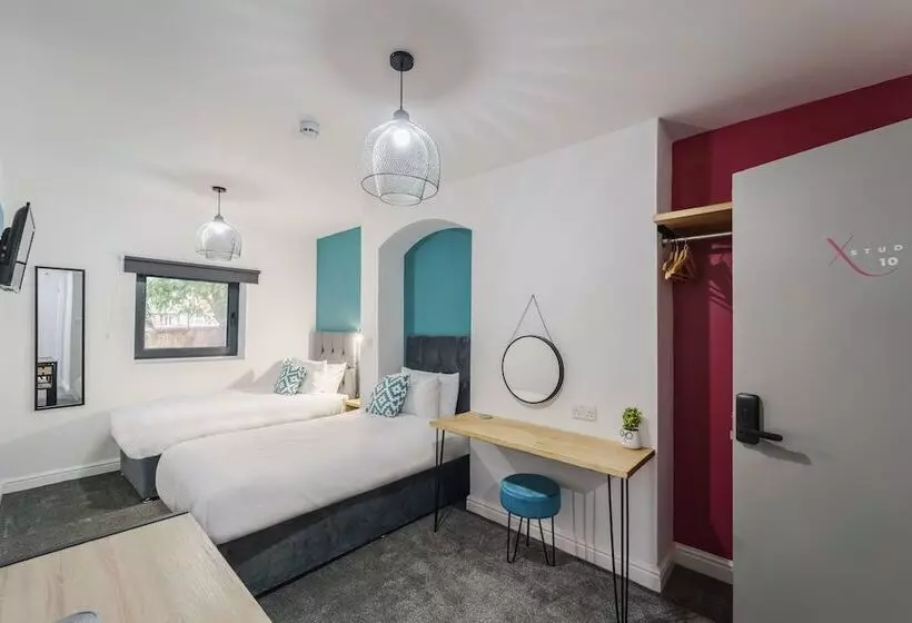 Deluxe Studio Apartments