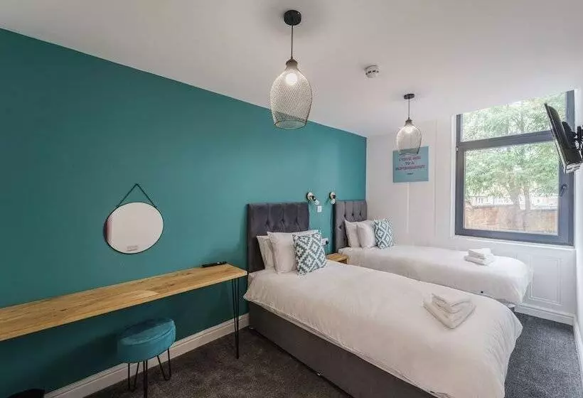 Deluxe Studio Apartments