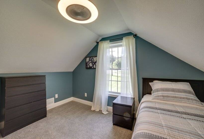 Fombell Home W/ Private Deck: 36 Mi To Pittsburgh