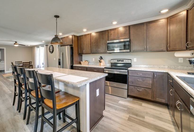 Fombell Home W/ Private Deck: 36 Mi To Pittsburgh