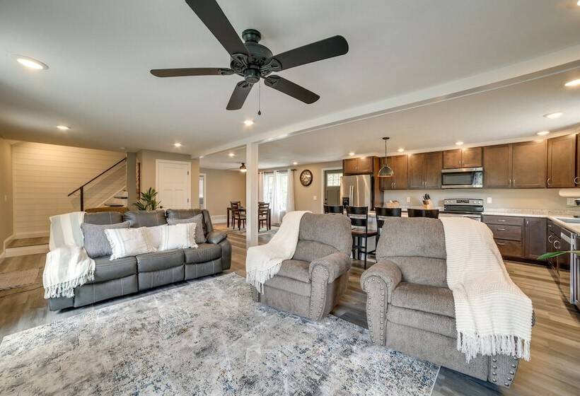 Fombell Home W/ Private Deck: 36 Mi To Pittsburgh